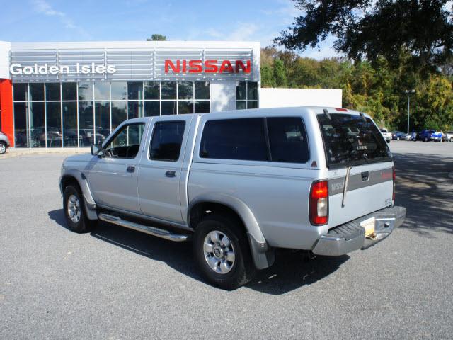 Nissan Frontier 2000 photo 2
