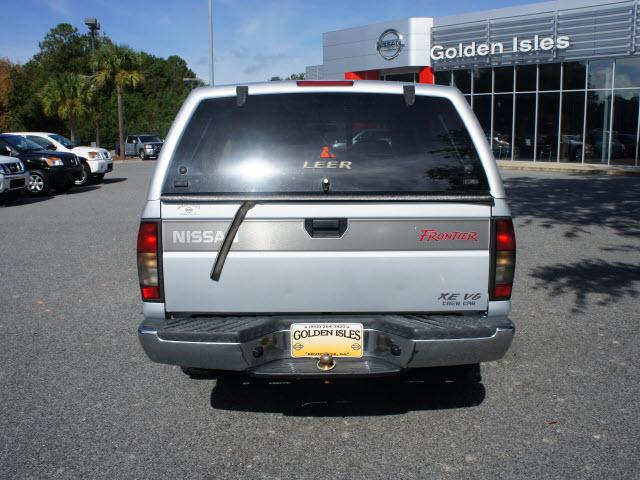 Nissan Frontier 2000 photo 3