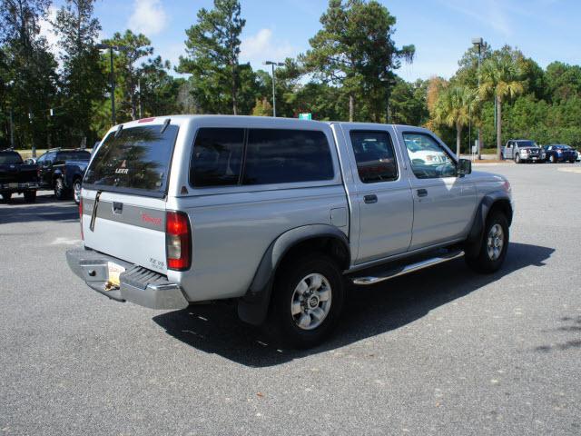 Nissan Frontier 2000 photo 4