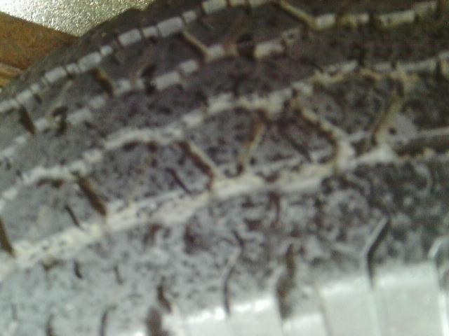 Nissan Frontier 2000 photo 1