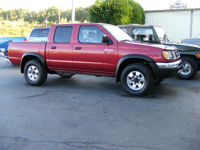 Nissan Frontier 2000 photo 3