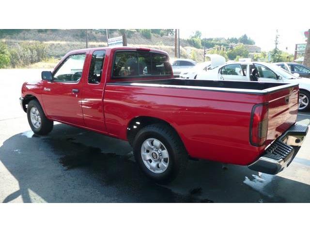 Nissan Frontier 2000 photo 3