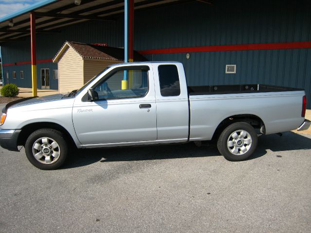 Nissan Frontier 2001 photo 4