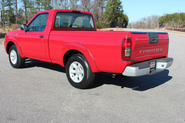 Nissan Frontier 2001 photo 2