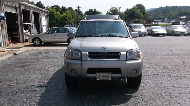 Nissan Frontier 2001 photo 2