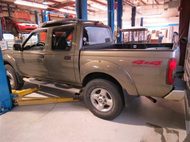 Nissan Frontier 2001 photo 1