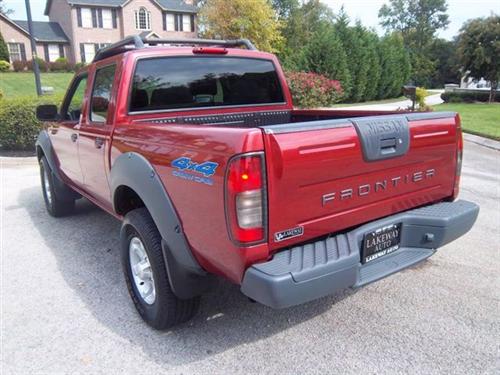 Nissan Frontier 2001 photo 2