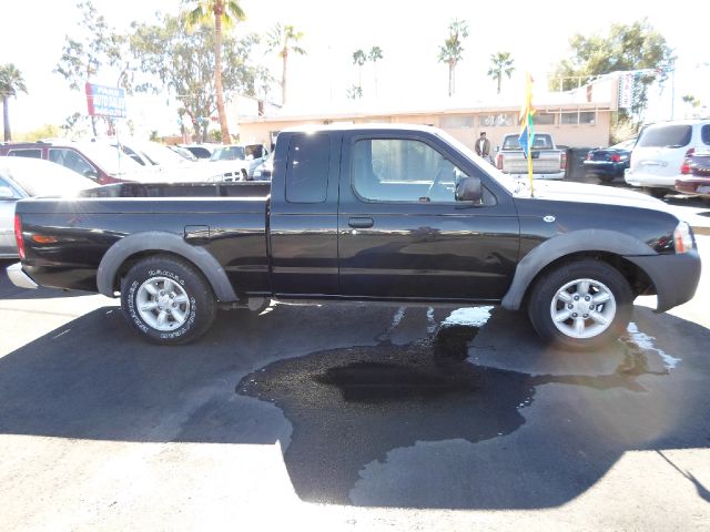 Nissan Frontier 2001 photo 2