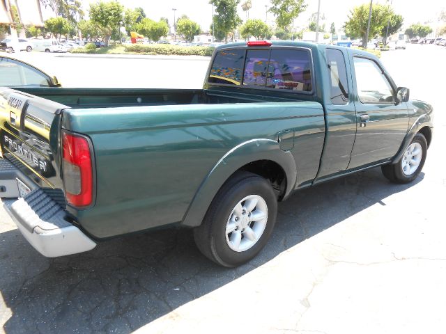 Nissan Frontier 2001 photo 4