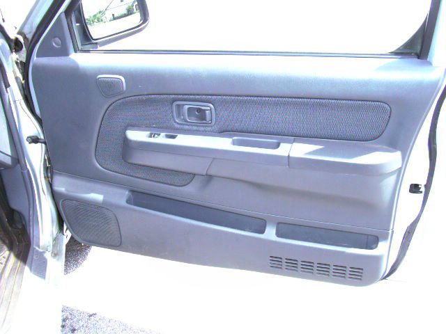 Nissan Frontier 2001 photo 10