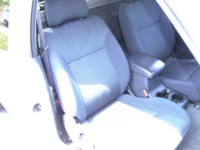 Nissan Frontier 2001 photo 2