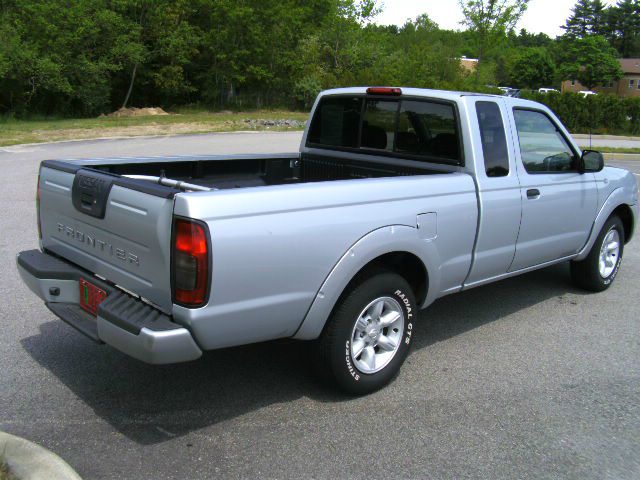Nissan Frontier 2001 photo 3