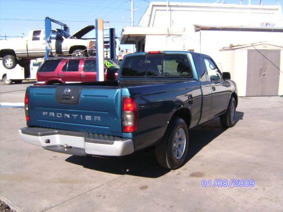 Nissan Frontier 2002 photo 3