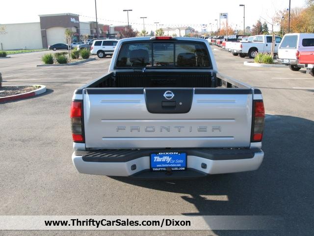Nissan Frontier 2002 photo 5