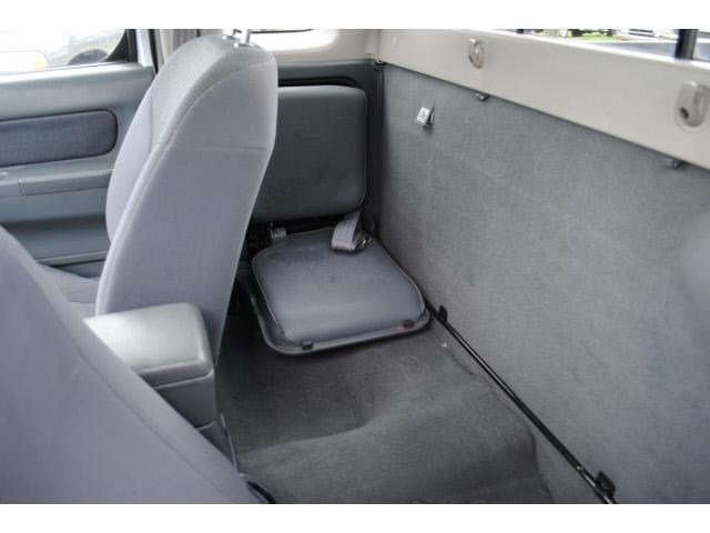 Nissan Frontier 2002 photo 5