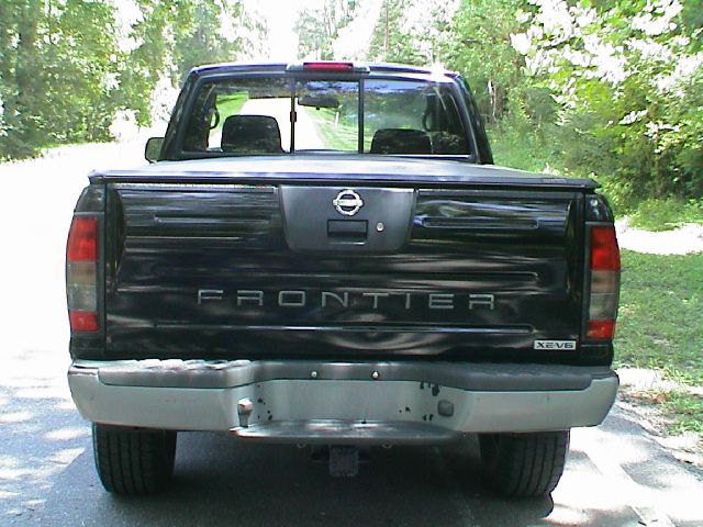 Nissan Frontier 2002 photo 1