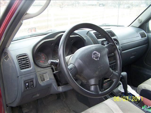 Nissan Frontier 2002 photo 2