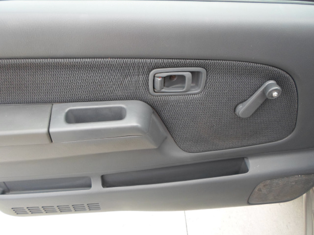 Nissan Frontier 2002 photo 4