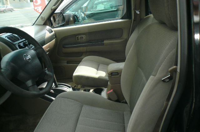 Nissan Frontier 2002 photo 2