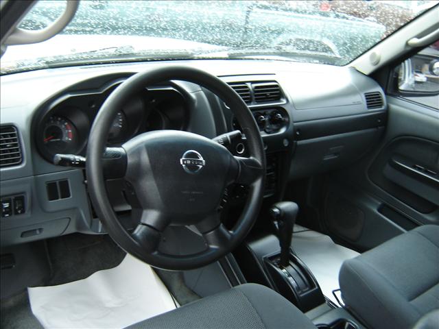 Nissan Frontier 2002 photo 2