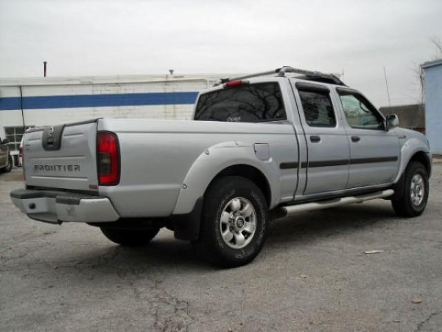 Nissan Frontier 2002 photo 2