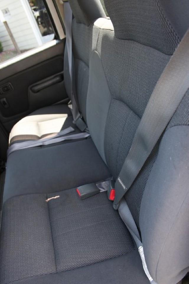 Nissan Frontier 2003 photo 20