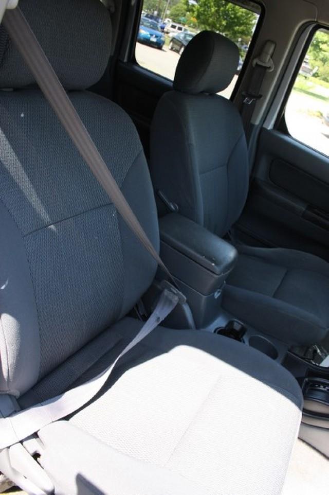 Nissan Frontier 2003 photo 27