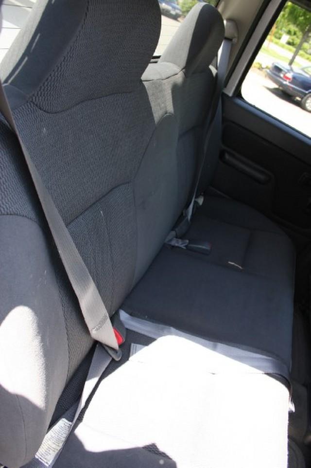 Nissan Frontier 2003 photo 29