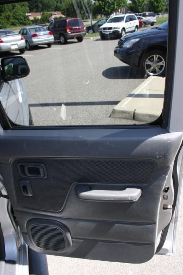 Nissan Frontier 2003 photo 31