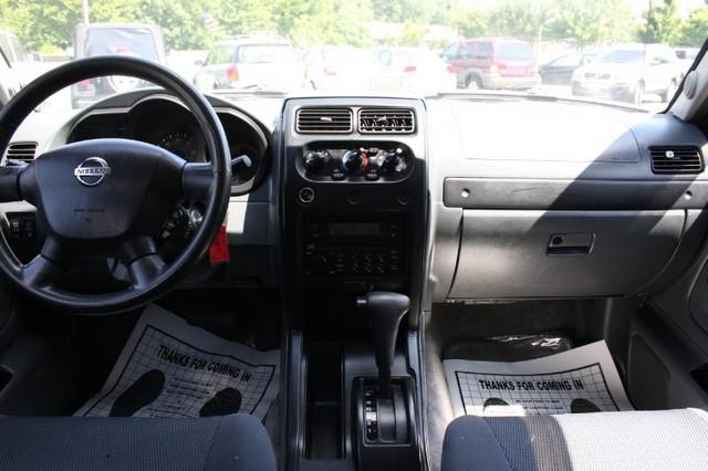 Nissan Frontier 2003 photo 32