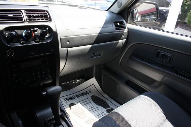 Nissan Frontier 2003 photo 41