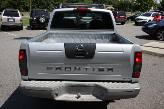 Nissan Frontier 2003 photo 53