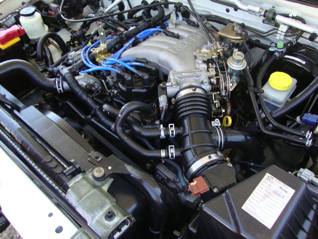 Nissan Frontier 2003 photo 2