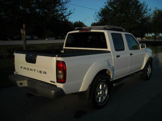 Nissan Frontier 2003 photo 3