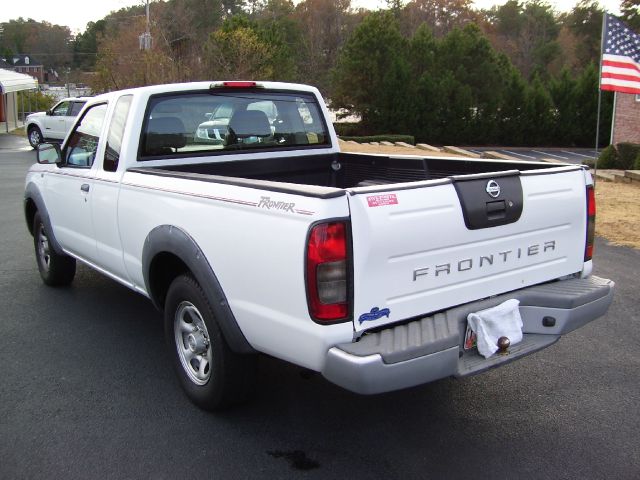 Nissan Frontier 2004 photo 1