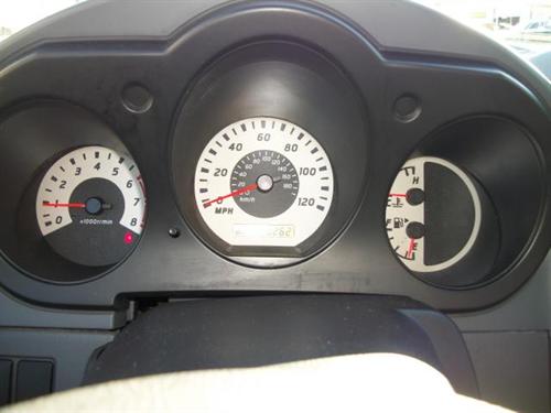 Nissan Frontier 2004 photo 2