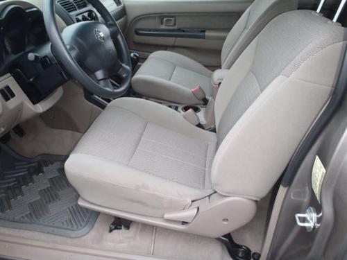 Nissan Frontier 2004 photo 3