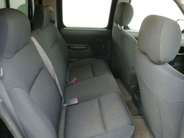 Nissan Frontier 2004 photo 28