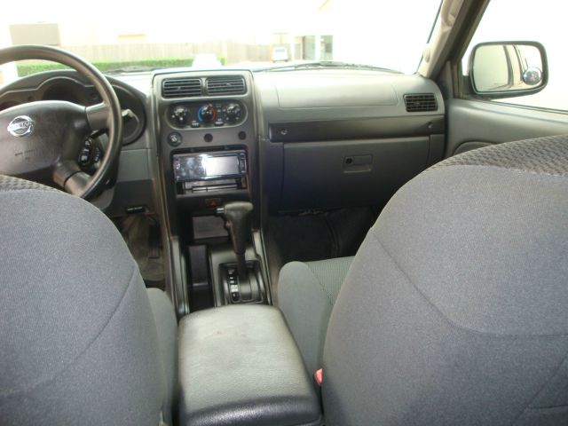 Nissan Frontier 2004 photo 29