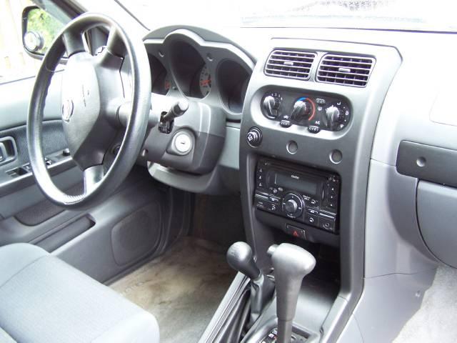 Nissan Frontier 2004 photo 5
