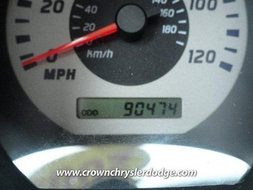 Nissan Frontier 2004 photo 2