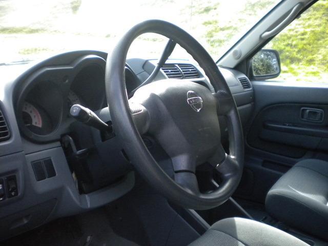 Nissan Frontier 2004 photo 5