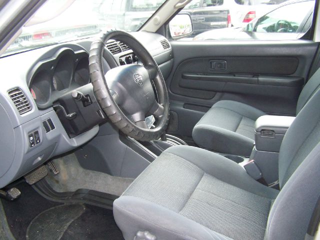 Nissan Frontier 2004 photo 1
