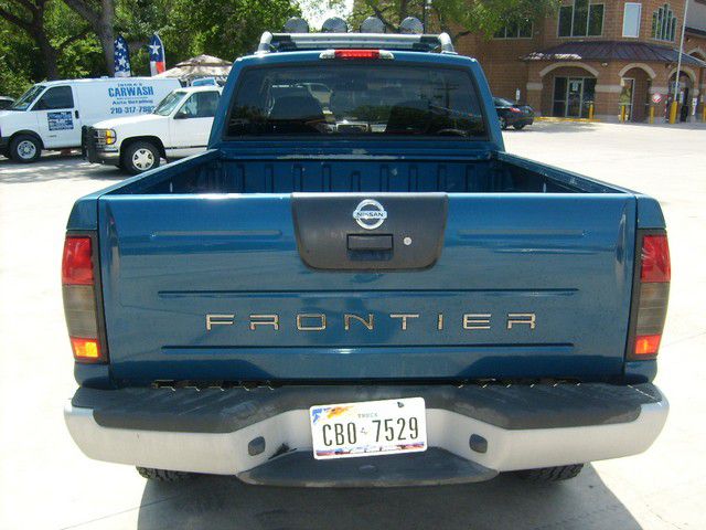 Nissan Frontier 2004 photo 3