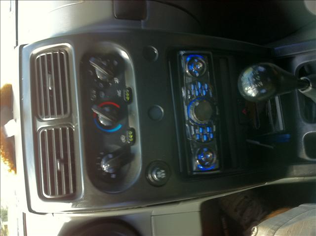 Nissan Frontier 2004 photo 3