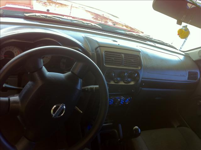 Nissan Frontier 2004 photo 5