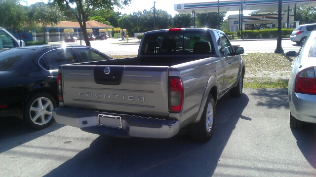 Nissan Frontier 2004 photo 1