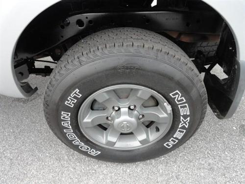 Nissan Frontier 2004 photo 5