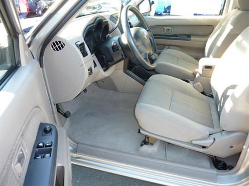 Nissan Frontier 2004 photo 2