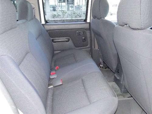 Nissan Frontier 2004 photo 1